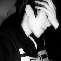 超帅气的男生黑白个性qq头像