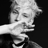 超帅气的男生黑白个性qq头像