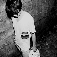 超帅气的男生黑白个性qq头像