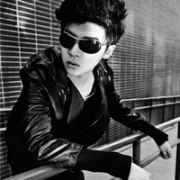 超帅气的男生黑白个性qq头像