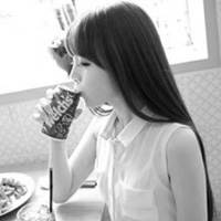 好看的女生黑白个性qq头像