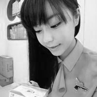 好看的女生黑白个性qq头像