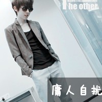 黑白青春图片唯美带字伤感男头像