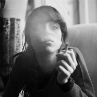 90后抽烟欧美黑白女生头像图片大全