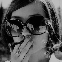 90后抽烟欧美黑白女生头像图片大全