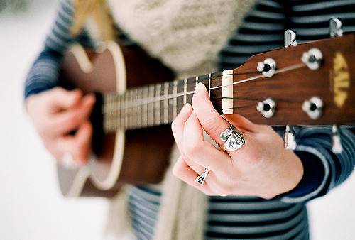 吉他唯美清新女生图片素材