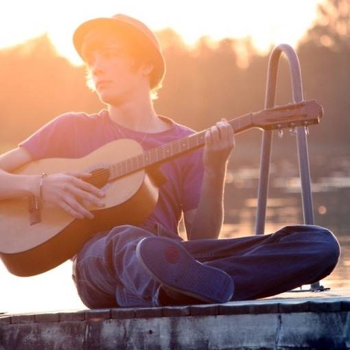 吉他唯美清新女生图片素材