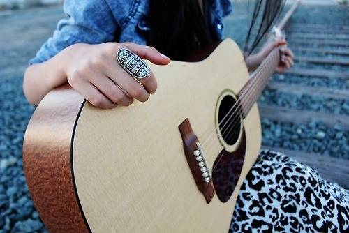 吉他唯美清新女生图片素材