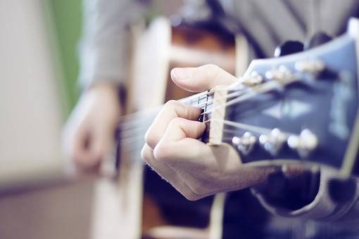 吉他唯美清新女生图片素材