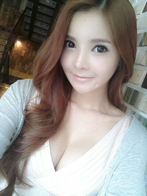 韩国唯美性感大胸女生图片