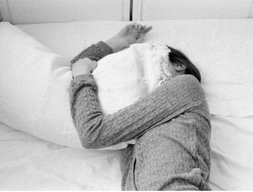 欧美女生一个人颓废伤感图片