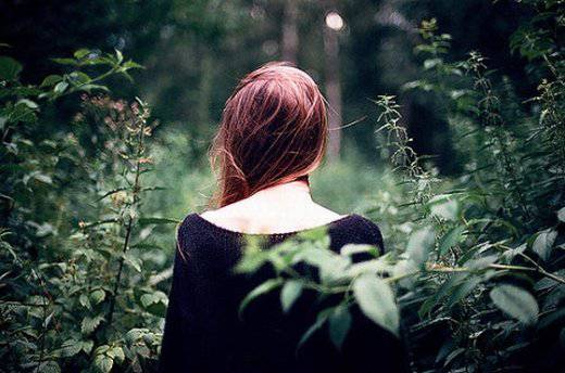 欧美女生一个人颓废伤感图片