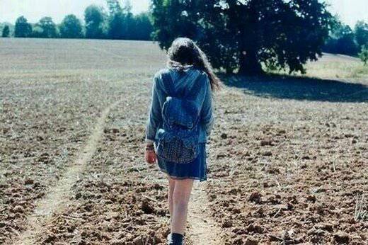 欧美女生一个人颓废伤感图片