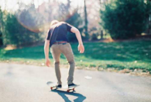 欧美范滑板纹身男神图片