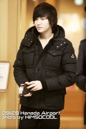 冷漠帅气的潮流男生图片