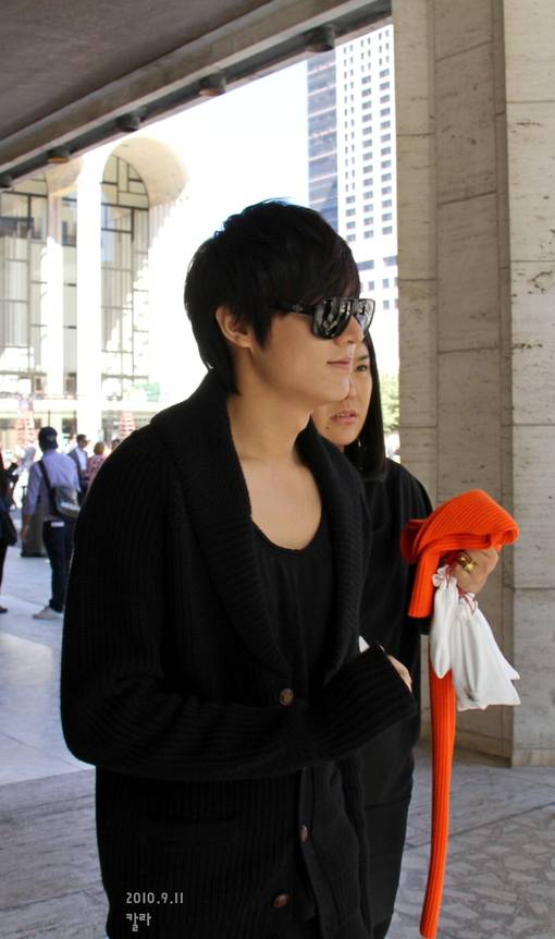 冷漠帅气的潮流男生图片