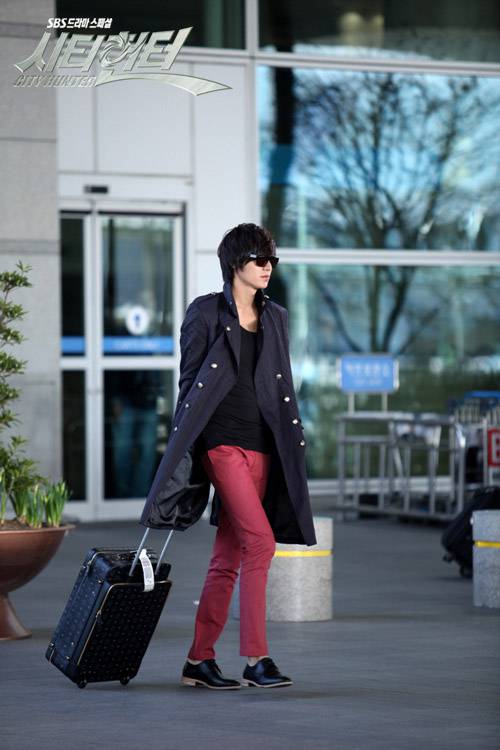 冷漠帅气的潮流男生图片