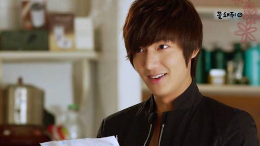 冷漠帅气的潮流男生图片