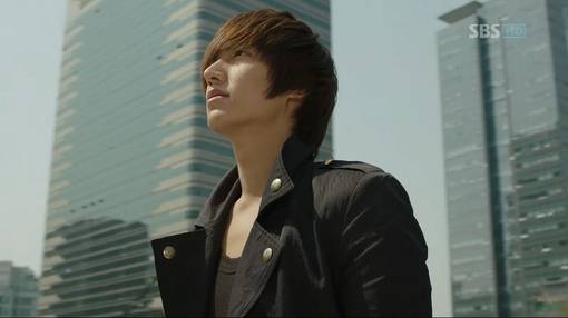 冷漠帅气的潮流男生图片