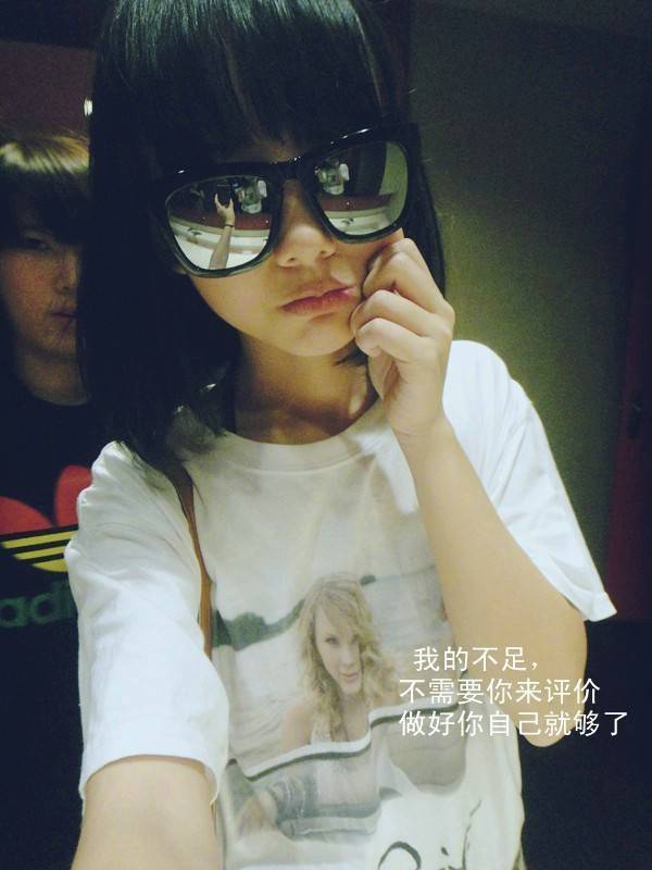 清纯校园女生非主流带字图片