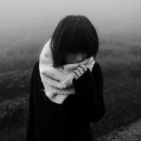 qq黑白图片女生伤感头像大全