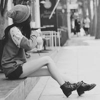 qq黑白图片女生伤感头像大全