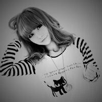 qq黑白图片女生伤感头像大全