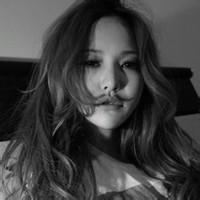 qq黑白图片女生伤感头像大全