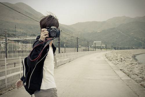 清新阳光男生图片 趁年轻挥霍自己的青春