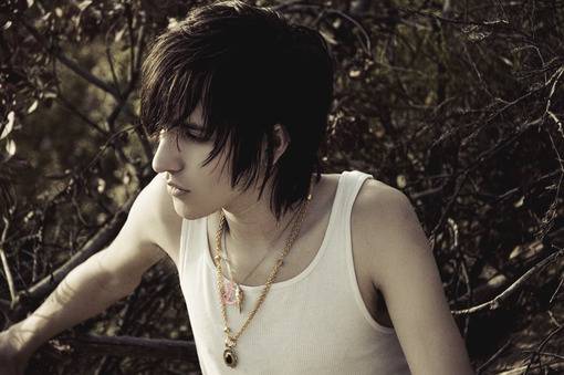 清新阳光男生图片 趁年轻挥霍自己的青春