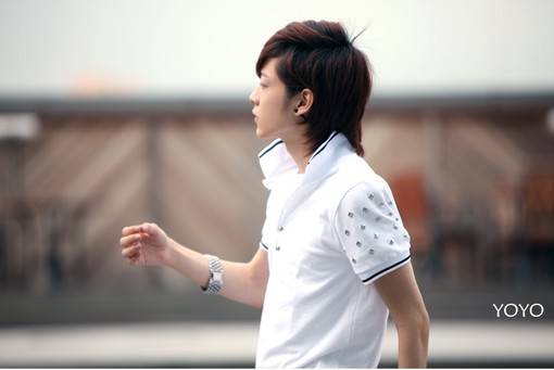 清新阳光男生图片 趁年轻挥霍自己的青春