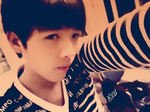 清新阳光男生图片 趁年轻挥霍自己的青春