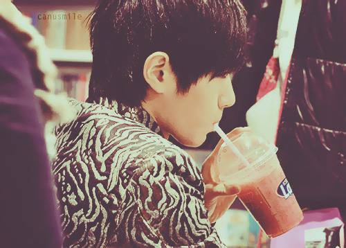 清新阳光男生图片 趁年轻挥霍自己的青春