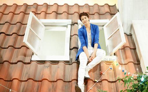 帅气戴眼镜小男生图片