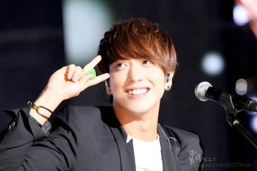 帅气戴眼镜小男生图片