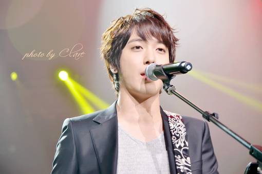 帅气戴眼镜小男生图片