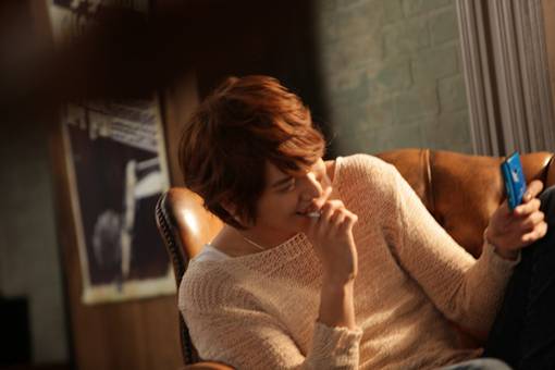 帅气戴眼镜小男生图片