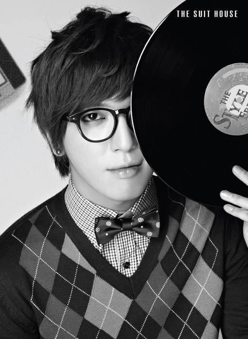 帅气戴眼镜小男生图片