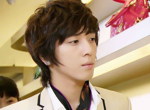 帅气戴眼镜小男生图片