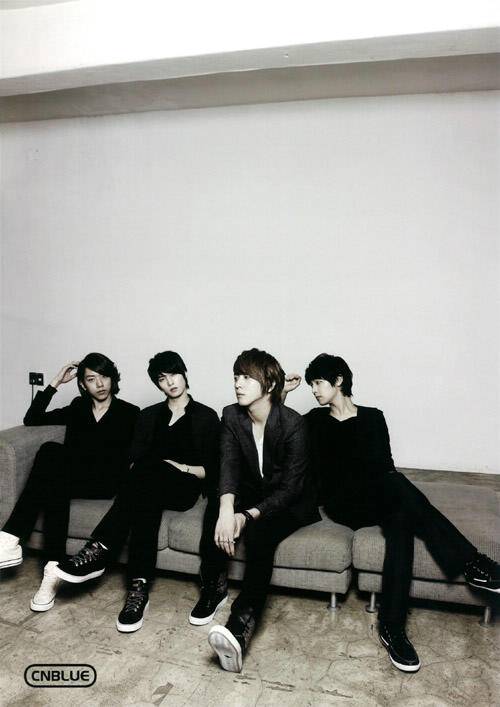 帅气戴眼镜小男生图片