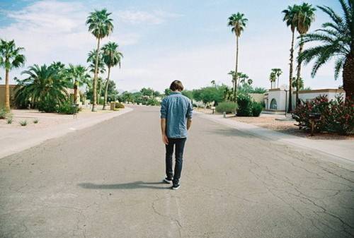 男生图片帅气伤感背影 莫名的心疼