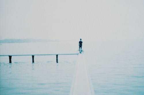 男生图片帅气伤感背影 莫名的心疼