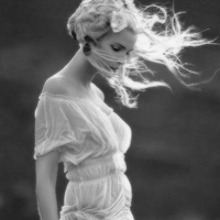 黑白头像图片女生霸气伤感