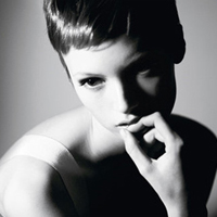 唯美欧美黑白女生头像图片