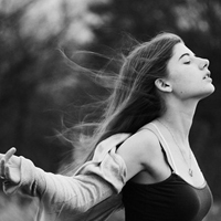 唯美欧美黑白女生头像图片