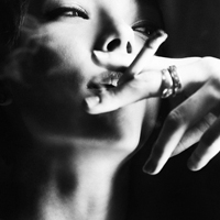 唯美欧美黑白女生头像图片