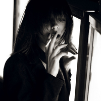 唯美欧美黑白女生头像图片