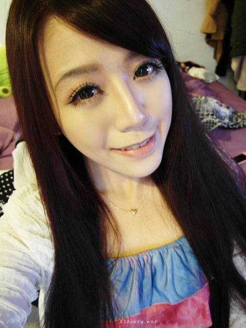 文艺成熟浓妆女生图片大全 青春总要有一场繁华