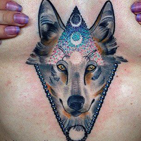 欧美超拽女生个性胸部纹身头像图片