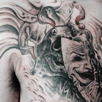 欧美超拽女生个性胸部纹身头像图片